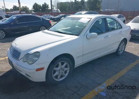 2003 Mercedes-Benz C 240 z USA, uszkodzony, nr VIN WDBRF61J93F300314
